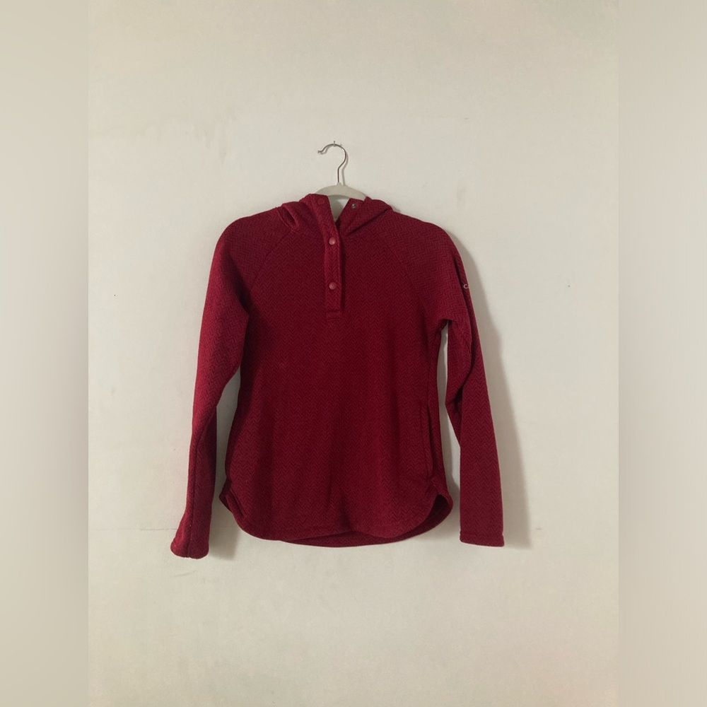 Comumbia size Small quarter button sweater